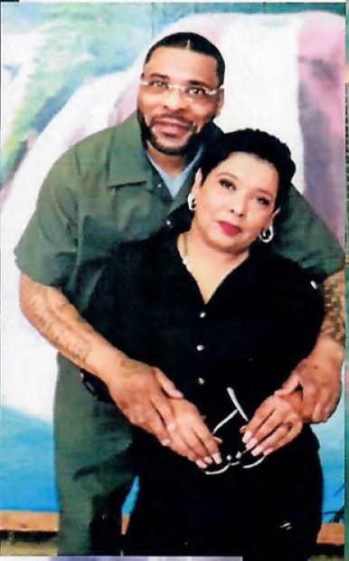 Photo of Derrick Smith with family